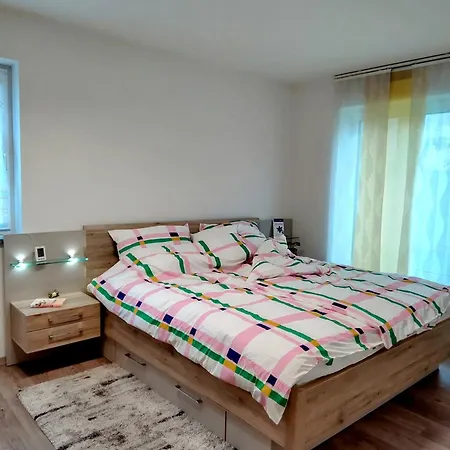 Happy Apartment *